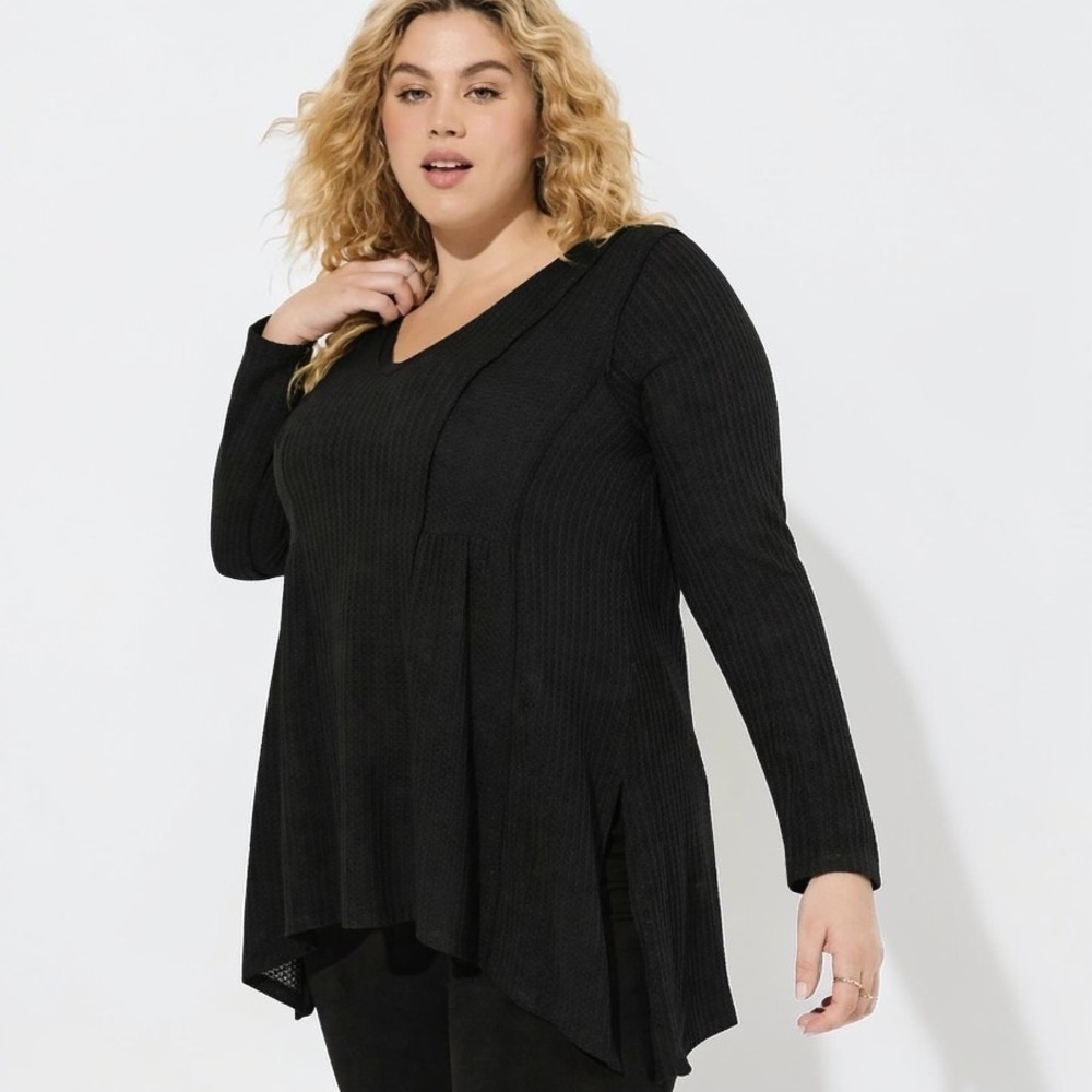 Torrid 4X 26 Black Waffle V-Neck Long Sleeve Sharkbite Top NWT